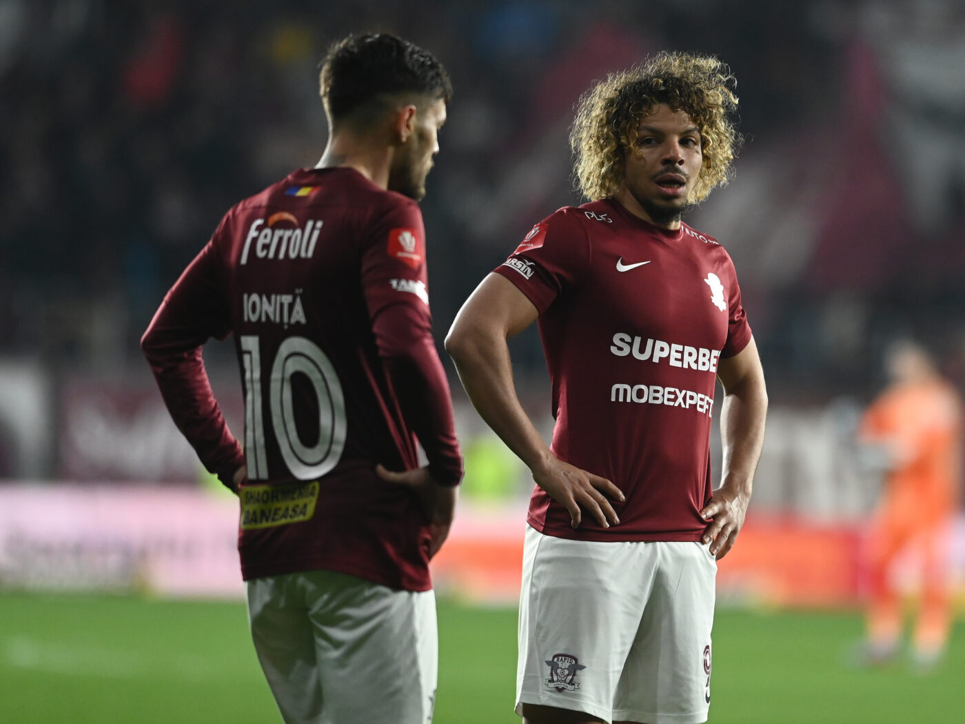 Rapid, noi detalii după ce echipa a primit interdicție la transferuri! Ce se întâmplă cu litigiile pe care le au giuleștenii cu Alexandru Păcurar şi Tiberiu Bălan