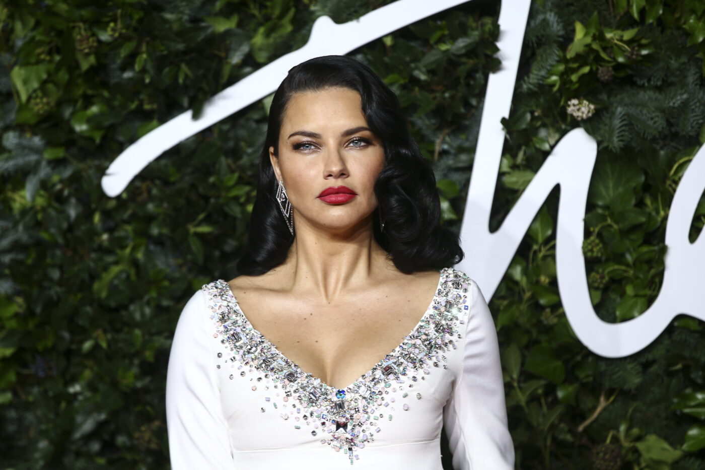 Scandal la FIFA din cauza Adrianei Lima! Numirea supermodelului internațional drept ambasadoarea Campionatului Mondial a stârnit reacții dure. „E ruptă de realitate!” | GALERIE FOTO