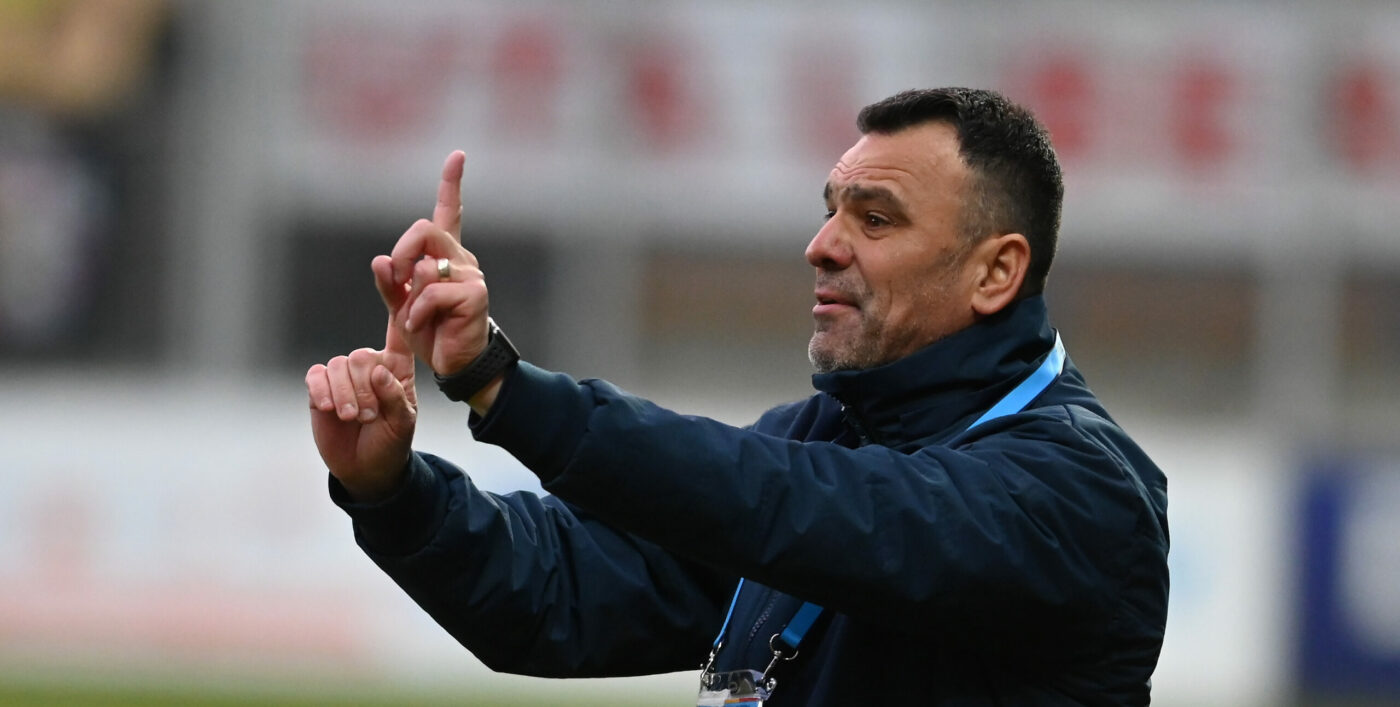 Toni Petrea se înscrie pe lista celor care trag un semnal de alarmă la adresa arbitrajului, după FC U Craiova – Chindia: „Nu am mai văzut așa ceva! Ar trebui să ajute, nu să încurce mai mult”