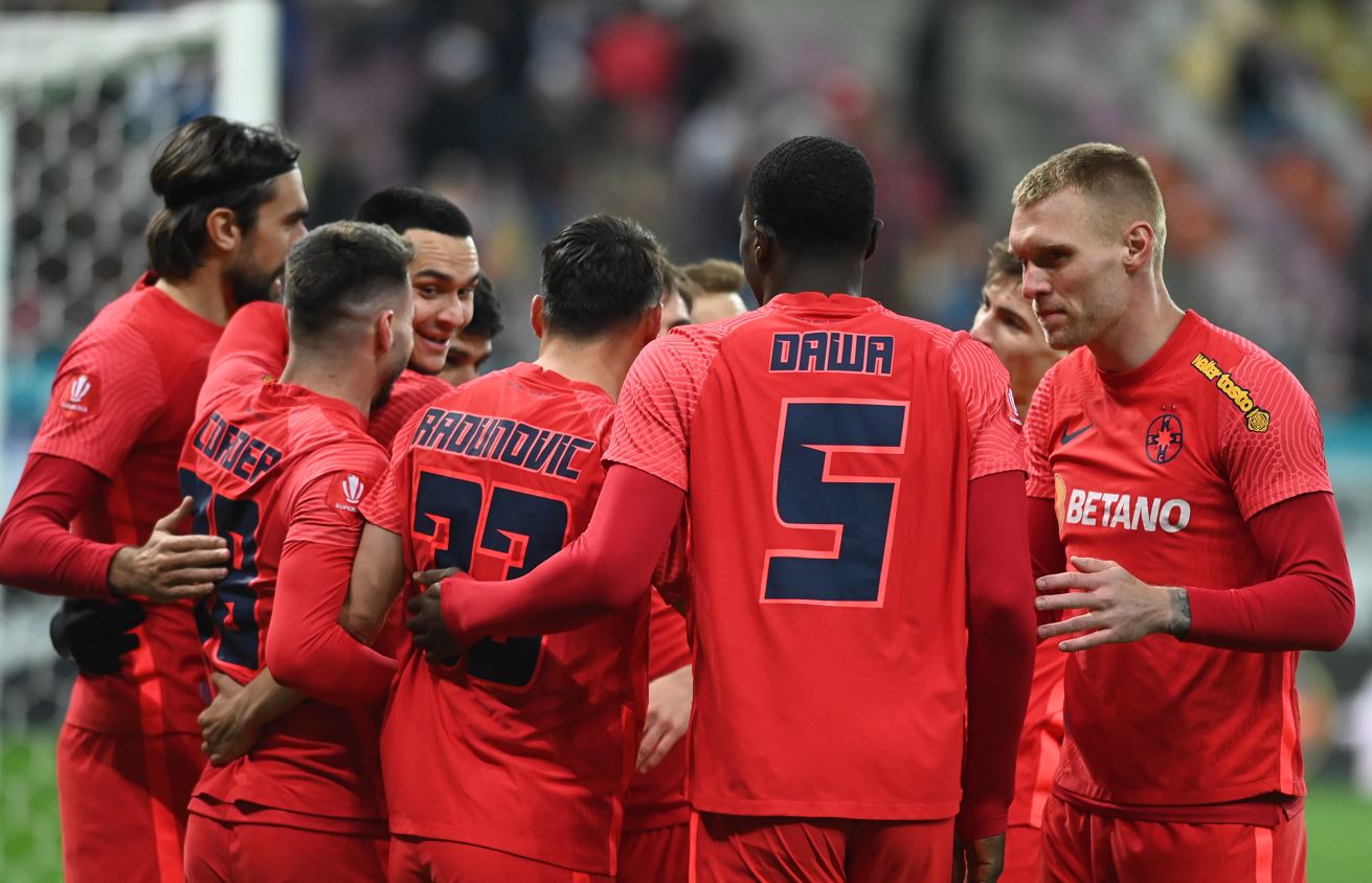 Va opta FCSB pentru un sistem cu trei fundași centrali la duelurile din play-off? Dawa, Tamm și Cristea, analizați de un fost căpitan al roș-albaștrilor | VIDEO EXCLUSIV ProSport Live