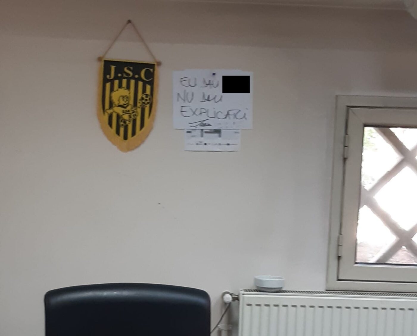 Ce se întâmplă în birourile de la Federația Română de Handbal: „Eu dau m..e, nu dau explicații!” / „Dar de luat?”