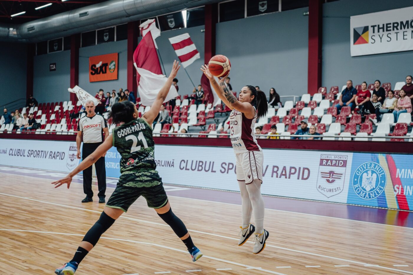 Lovitură curajoasă dată de FR Baschet! A introdus patru formații din campionatul de junioare în playoutul feminin din Liga Națională. Carmen Tocală: „Numărul de jucătoare românce a crescut cu minim 48″