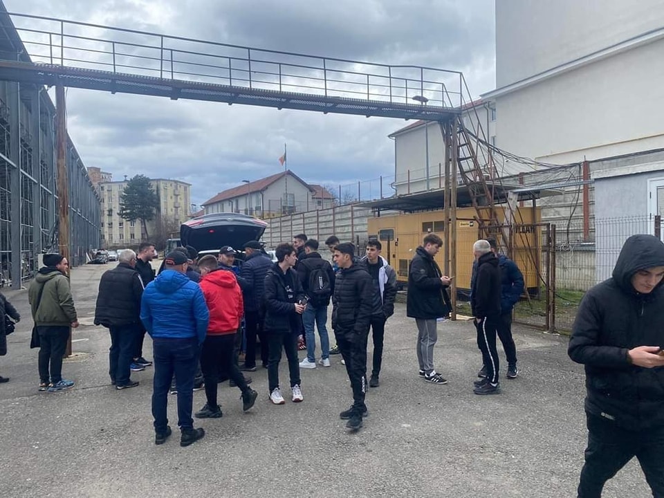 Viral pe internet! Bilete la derby-ul Clujului, vândute direct din portbagaj | VIDEO