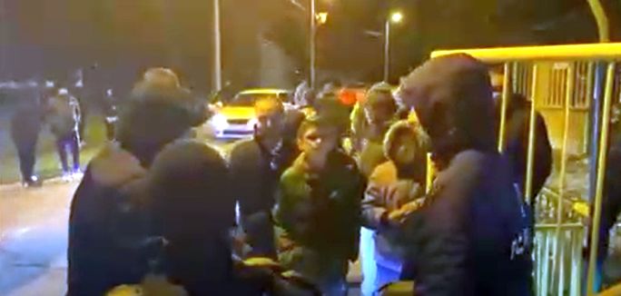 Scandal mare după FC Argeș – Petrolul! Portarul Cătălin Straton, prins la înghesuială: „Să-ți fie rușine, bă!”