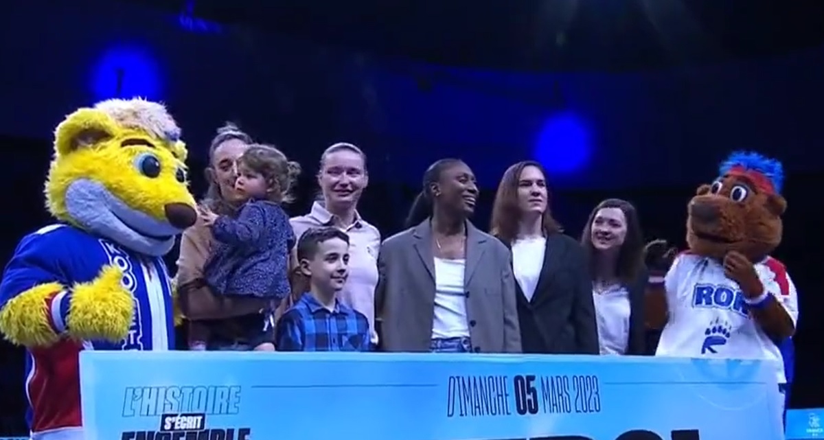 Ceremonie la naționala de handbal feminin a Franței: Dembele de la CSM București și Lacrabere, care a jucat la Rapid, s-au retras din activitate