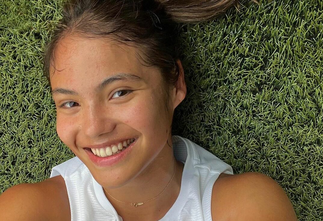 Cât te costă să înveți tenis de la Emma Răducanu, campioana de la US Open 2021, care n-a mai câștigat niciun turneu de atunci. Britanica e milionară fără să mai joace la nivel înalt