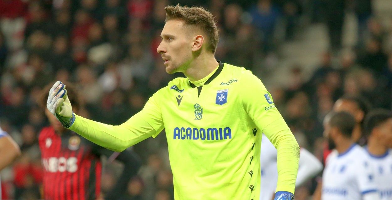 Ionuț Radu, lăudat de către L’Equipe după primele meciuri la Auxerre, în Ligue 1: „Fanii sunt bucuroși că îl au!”