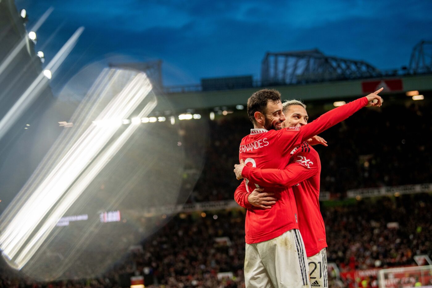 Suporterii lui Manchester United se tem că gruparea de pe Old Trafford va rămâne sub controlul familiei Glazer! Ce se întâmplă cu ofertele de miliarde de euro primite de americani