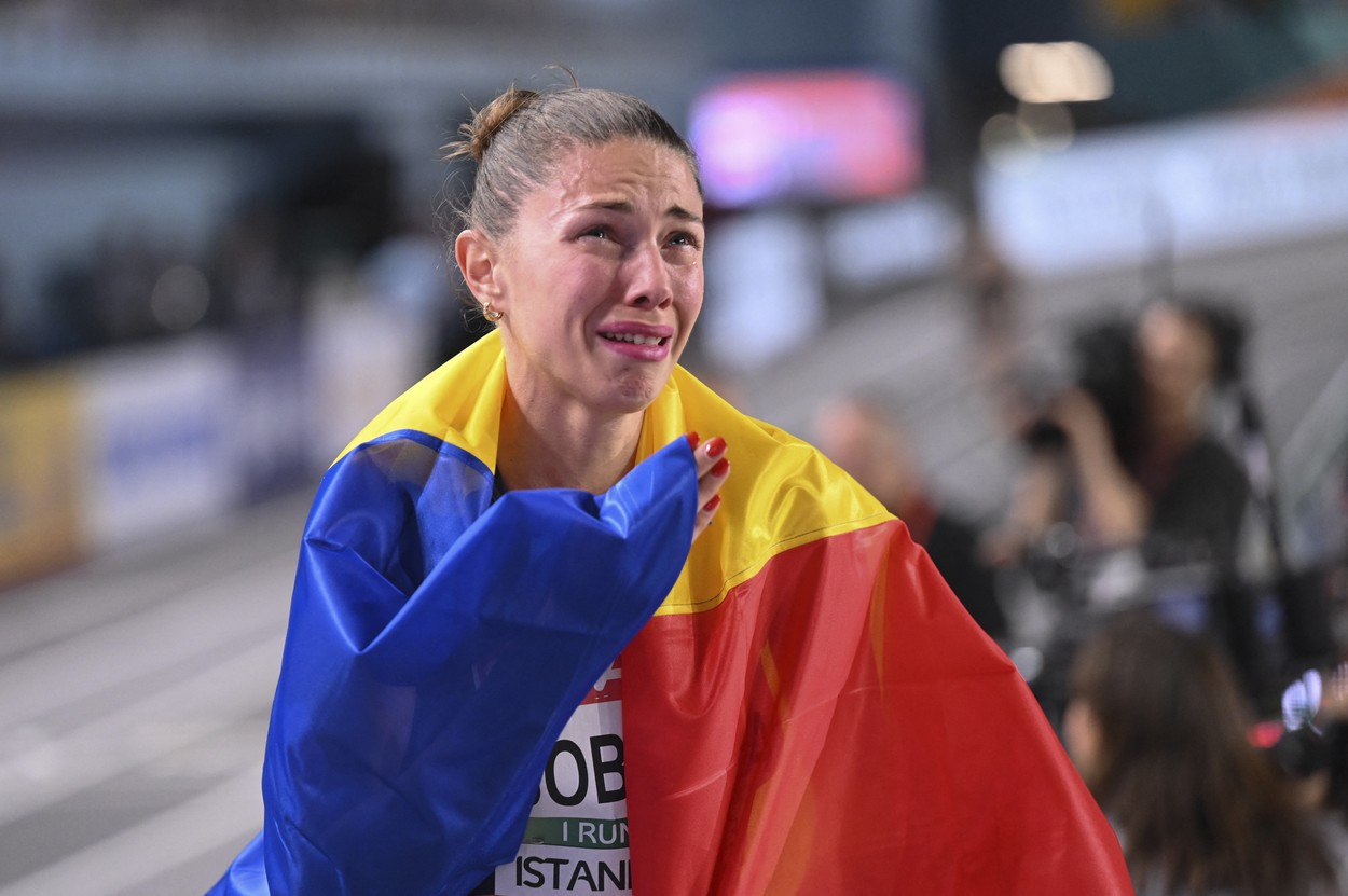 Claudia Bobocea, prima reacție după ce a obținut medalia de argint la Campionatele Europene de atletism în sală! „Mi-am dat seama că pot câștiga încă de acum o săptămână. Practic, a fost același podium!” | EXCLUSIV