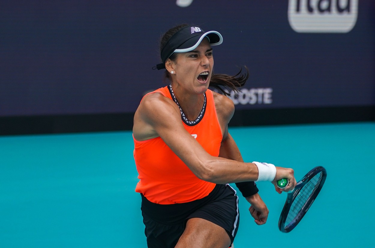 CORESPONDENȚĂ DE LA MIAMI OPEN. Transformarea uluitoare a Soranei Cîrstea: cum a devenit o jucătoare de un calm desăvârșit dintr-o sportive care era o „furtună” continuă pe teren! Interviul de la finalul celei mai frumoase victorii din carieră și momentul-cheie descoperit de româncă: “A fost crucial!” | VIDEO