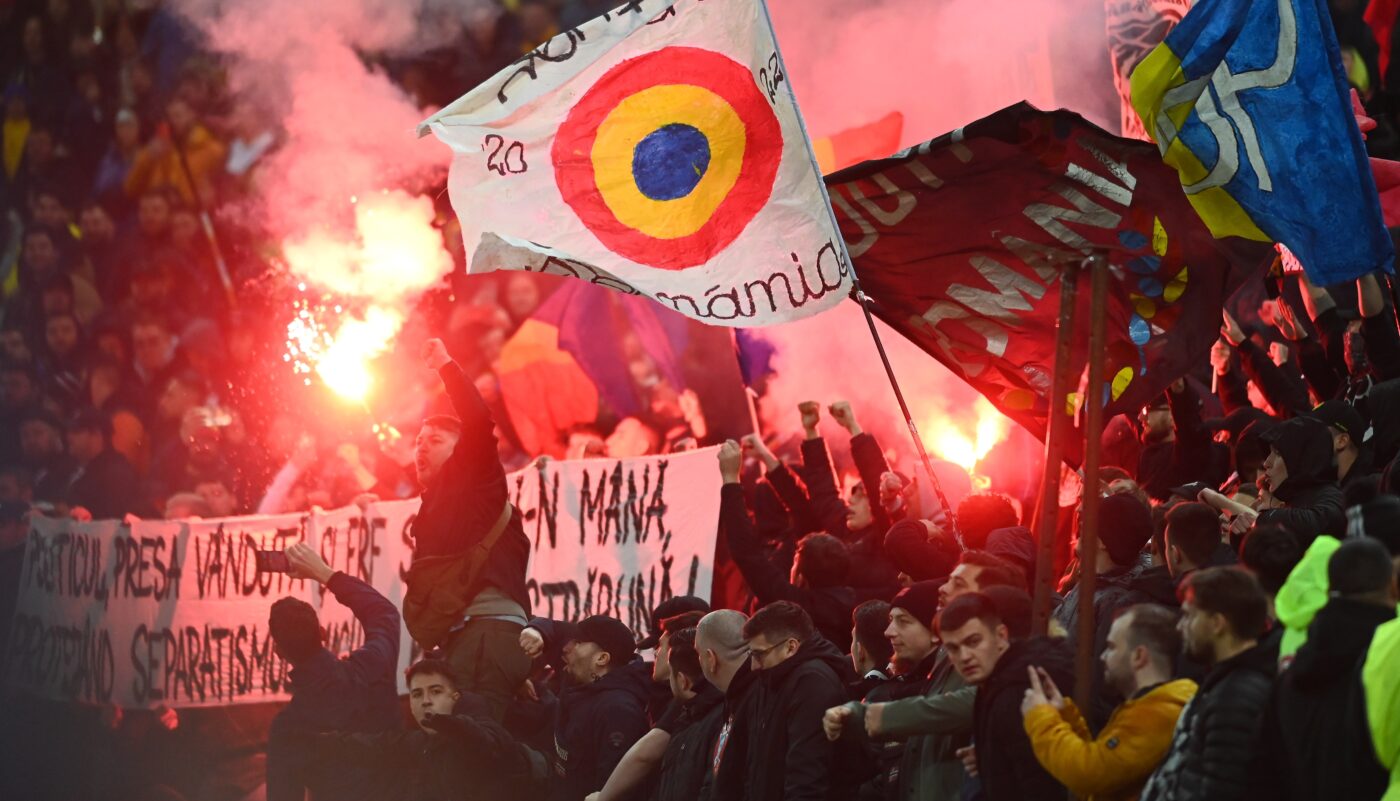 EDITORIAL DE RADU PARASCHIVESCU | Tricolorul negru
