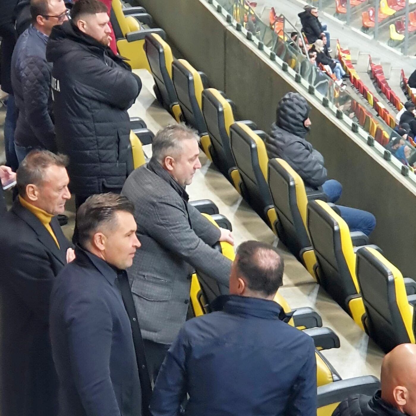 Mihai Rotaru, „reuniune de liceu” pe Arena Națională, la FCSB – Universitatea Craiova! Patronul oltenilor, alături de fostul ministru al finanțelor | FOTO EXCLUSIV