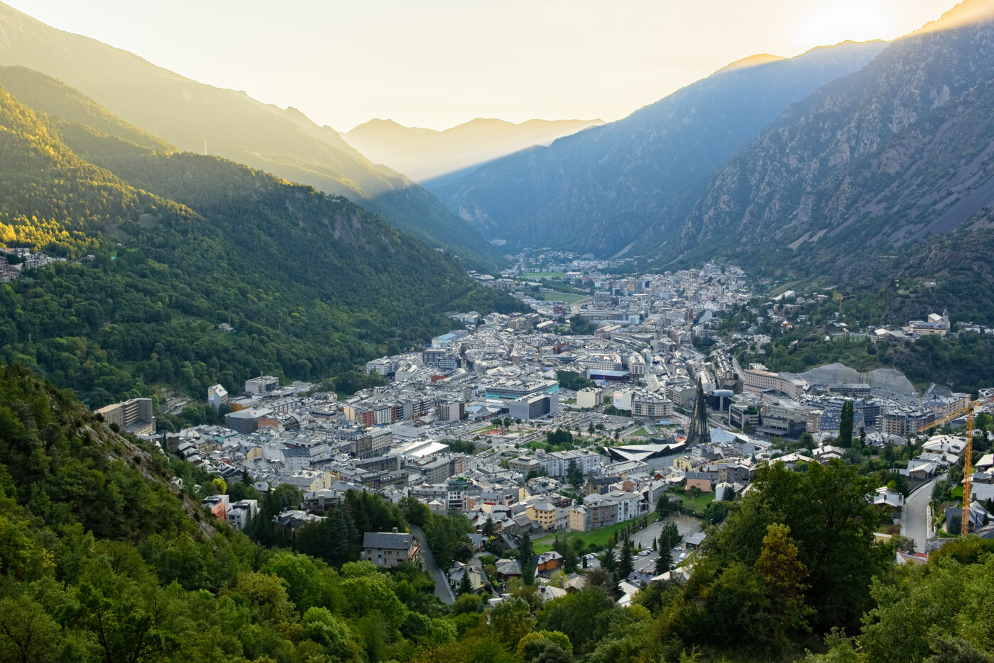 ProSport a ajuns în Andorra: top informații din culisele naționalei! Câți români vor fi în tribune la meci, drum cu peripeții pentru tricolori și imagini din hotelul cu spa fabulos! | EXCLUSIV