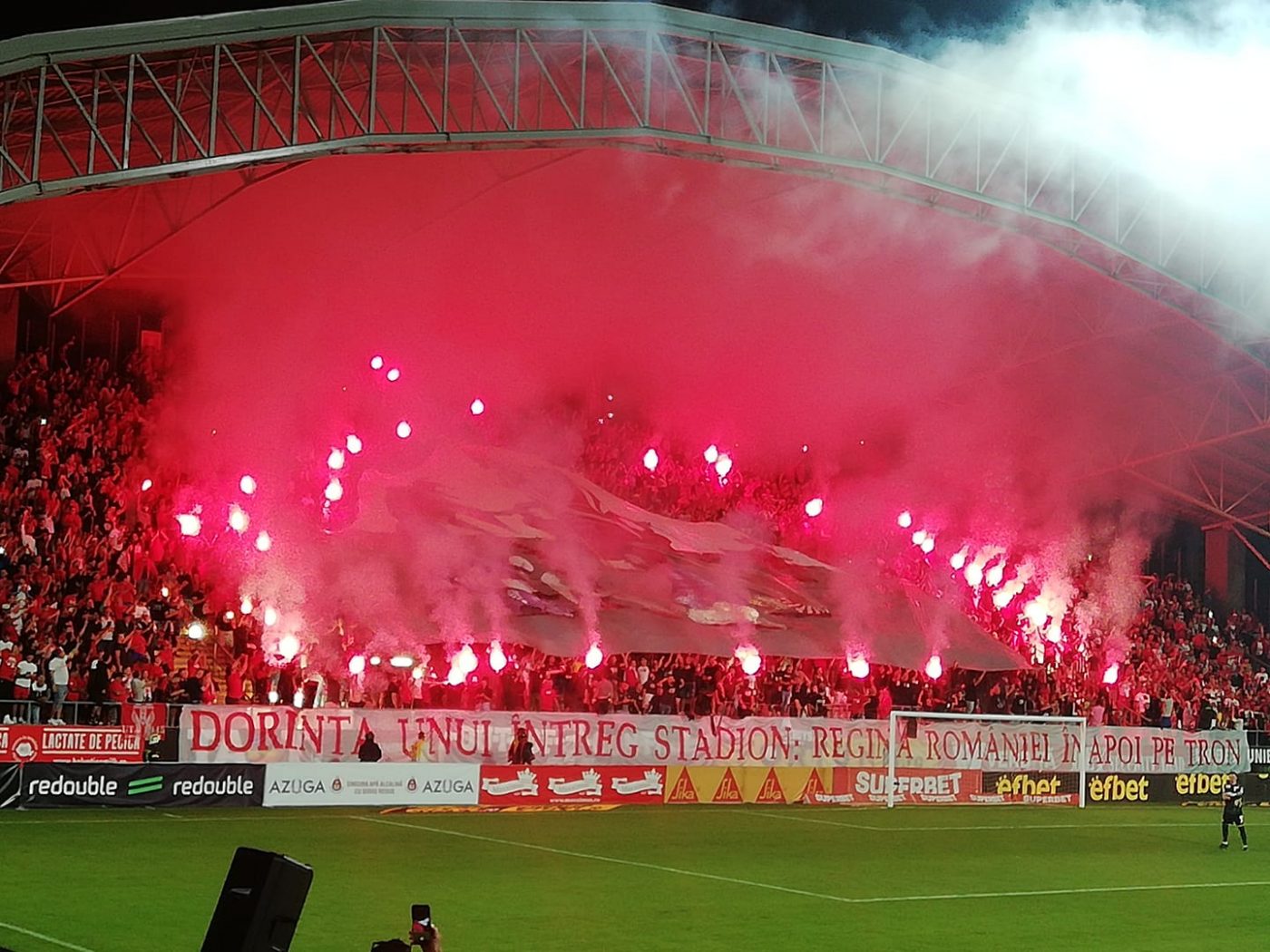 Războiul de la UTA Arad se mută în instanță: „Să nu ajungem în situația lui Dinamo”. Cum vor suporterii să salveze clubul