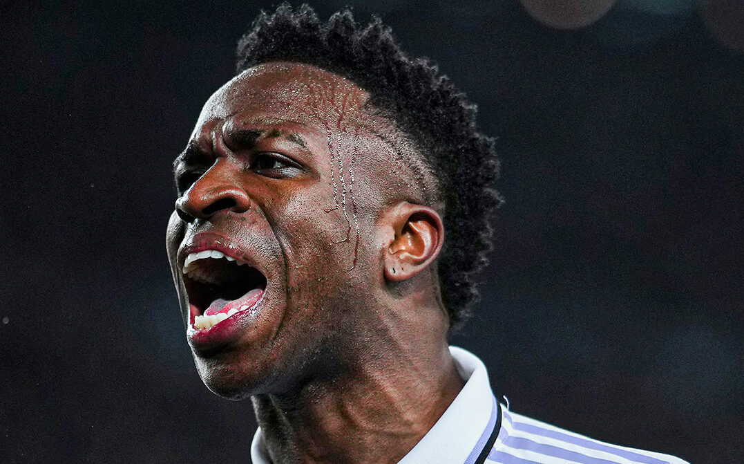 Reacția incredibilă a lui Vinicius, după golul de 1-0 din meciul Manchester City – Real Madrid! Brazilianul a explodat și s-a dus glonț la Ancelotti: ce a făcut când nu se gândea că e filmat de camerele TV! | FOTO