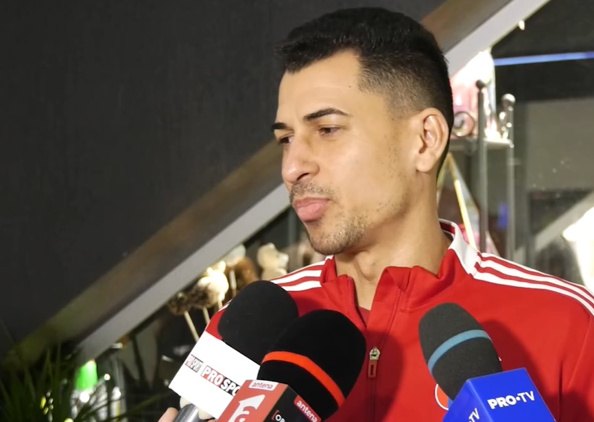 Steliștii au oferit marțișoare! Brazilianul Walace da Silva s-a acomodat foarte repede: „La noi, există doar Ziua Mamei” | VIDEO