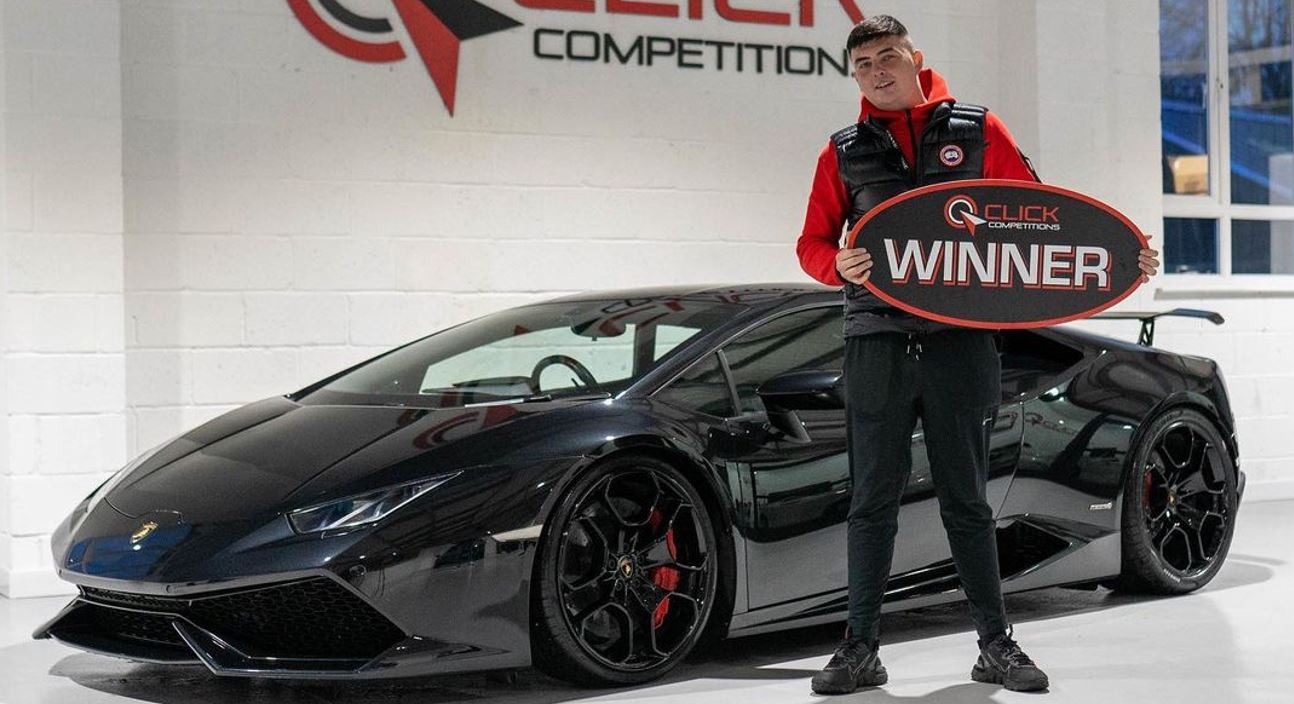 „M-a lovit o vacă!”. Asta e explicația unui tânăr după ce a făcut praf un Lamborghini de aproape 200.000 de euro pe care îl câștigase la un concurs cu 150 de lei! | FOTO