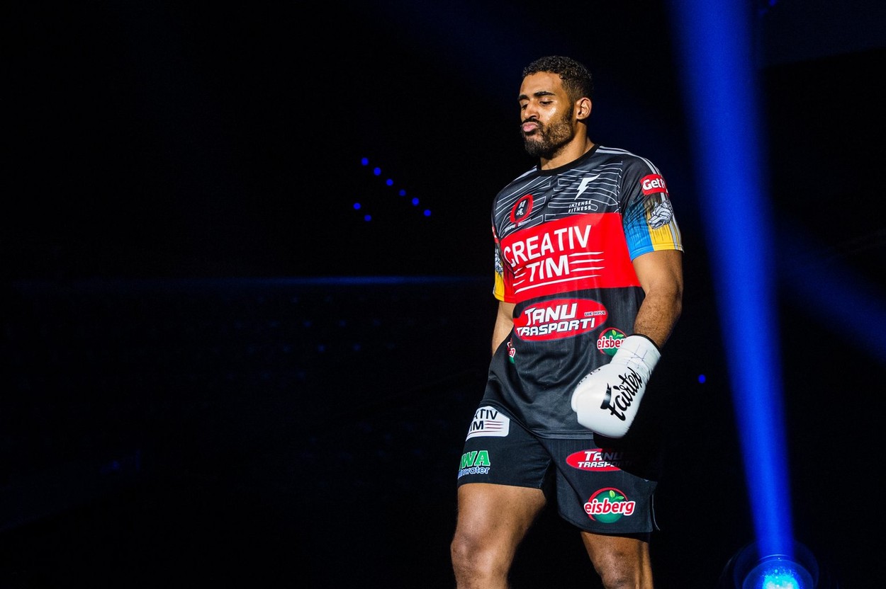 Benny Adegbuyi revine în ring, după accidentul groaznic de pe A2! ProSport a aflat cu cine va lupta și când: miza este de 500.000 de dolari | EXCLUSIV