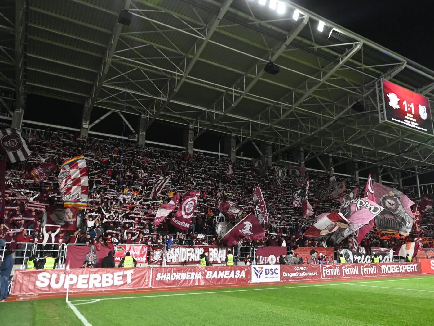 Bișnițarii s-au mutat în mediul online înainte de Rapid – FCSB! Cât au ajuns să coste biletele și care este „ingineria” prin care o persoană poate intra pe stadion, deși ticketul este pe alt nume