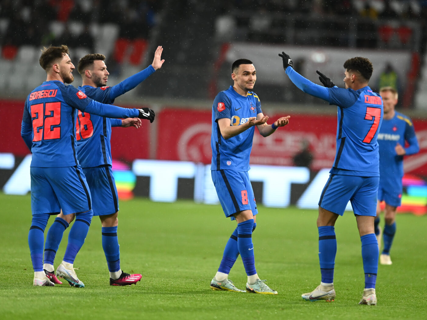 CFR Cluj, atac frontal la adresa FCSB după meciul direct: „Lansează tot felul de fumigene” | EXCLUSIV ProSport Live