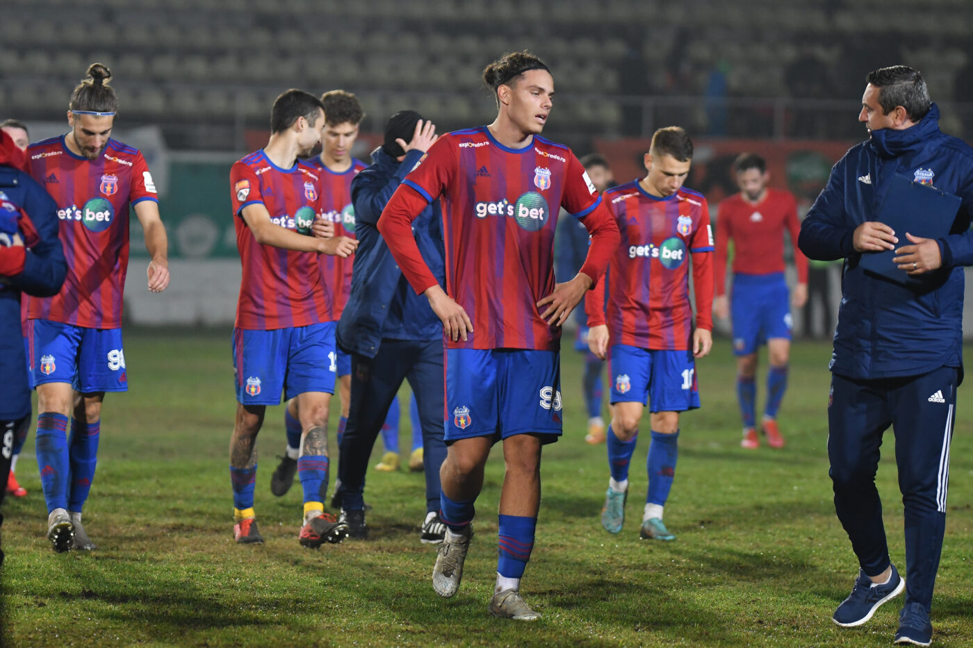 CSA Steaua mai speră la promovarea în Superliga! Și-a depus dosarul pentru obținerea licenței. „99% e ok! Au fost implicate mai multe persoane!”