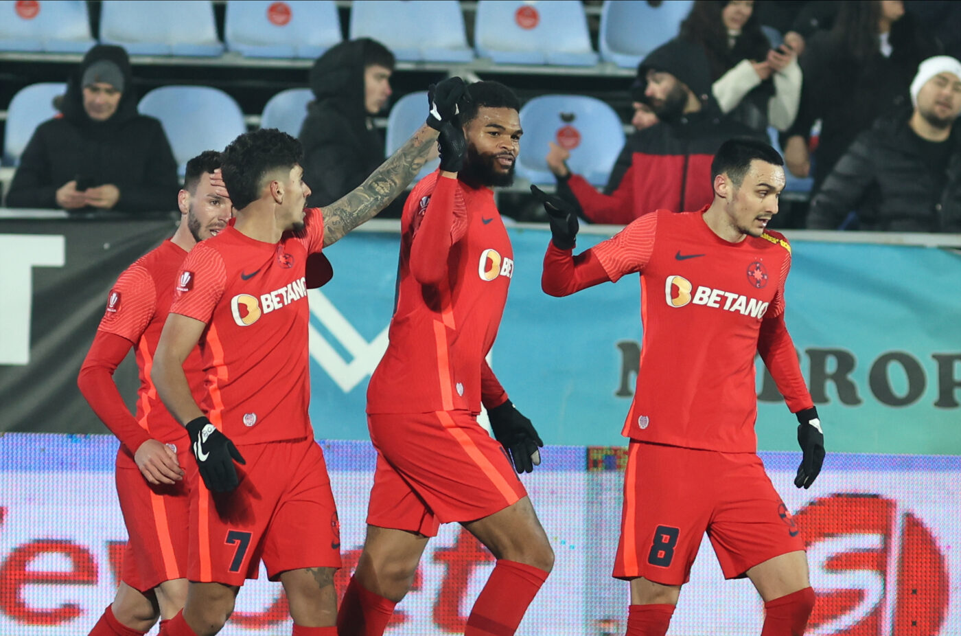 Ce s-a întâmplat cu Adrian Șut și Malcom Edjouma înaintea meciului cu CFR Cluj! Dezvăluirile patronului de la FCSB