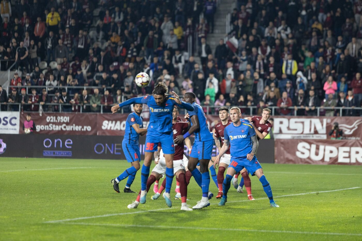 Cele 4 motive de furie pentru Gigi Becali după Rapid – FCSB 1-0! Patronul miliardar a fost „îngropat” în Giulești de marile sale vedete, în frunte cu „țeapa” luată de la Nelu Varga, dar și de cei doi „cascadori ai râsului”, transferați de Meme Stoica | SPECIAL