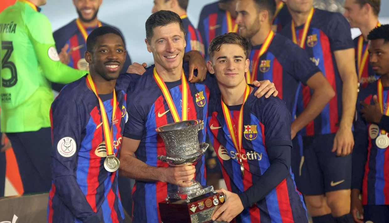 Chelsea negociază cu Gavi, starul de 18 ani al Barcelonei care în acest sezon a jucat 40 de meciuri oficiale! Spaniolii au dezvăluit lovitura pe care ar putea să o primească gruparea de pe Camp Nou