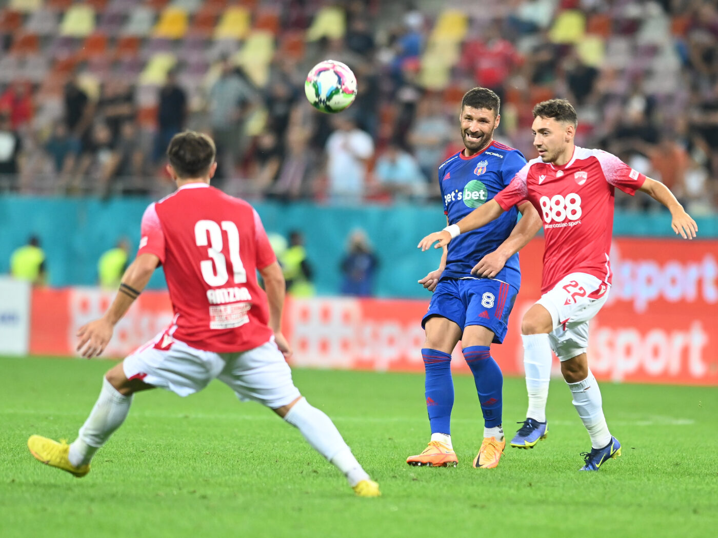 Cine este favorita derby-ului CSA Steaua – Dinamo? Casele de pariuri așteaptă goluri multe în Ghencea! Cum arată cotele înaintea meciului de marți | SPECIAL