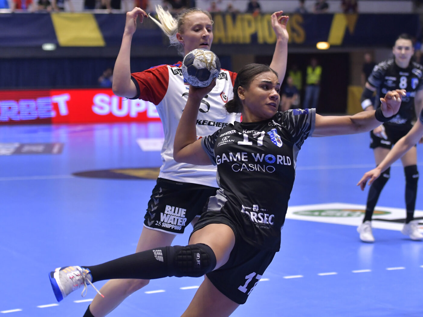 Cine transmite la TV Esbjerg – CSM București, meci din sferturile de finală ale Ligii Campionilor! „Tigroaicele” întâlnesc coșmarul de anul trecut