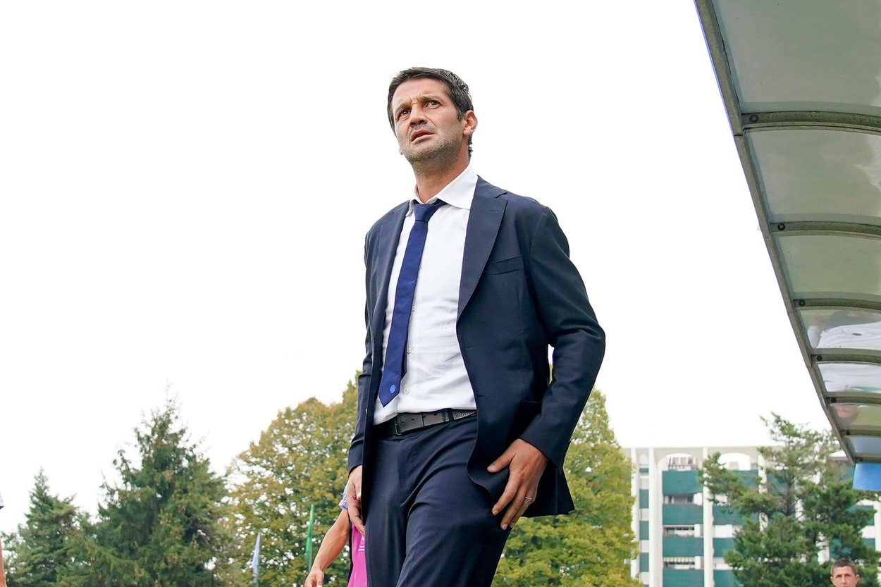 Bombă! Cristi Chivu, noul antrenor al Rapidului? Legendarul căpitan al lui Ajax și Inter e dorit în Giulești