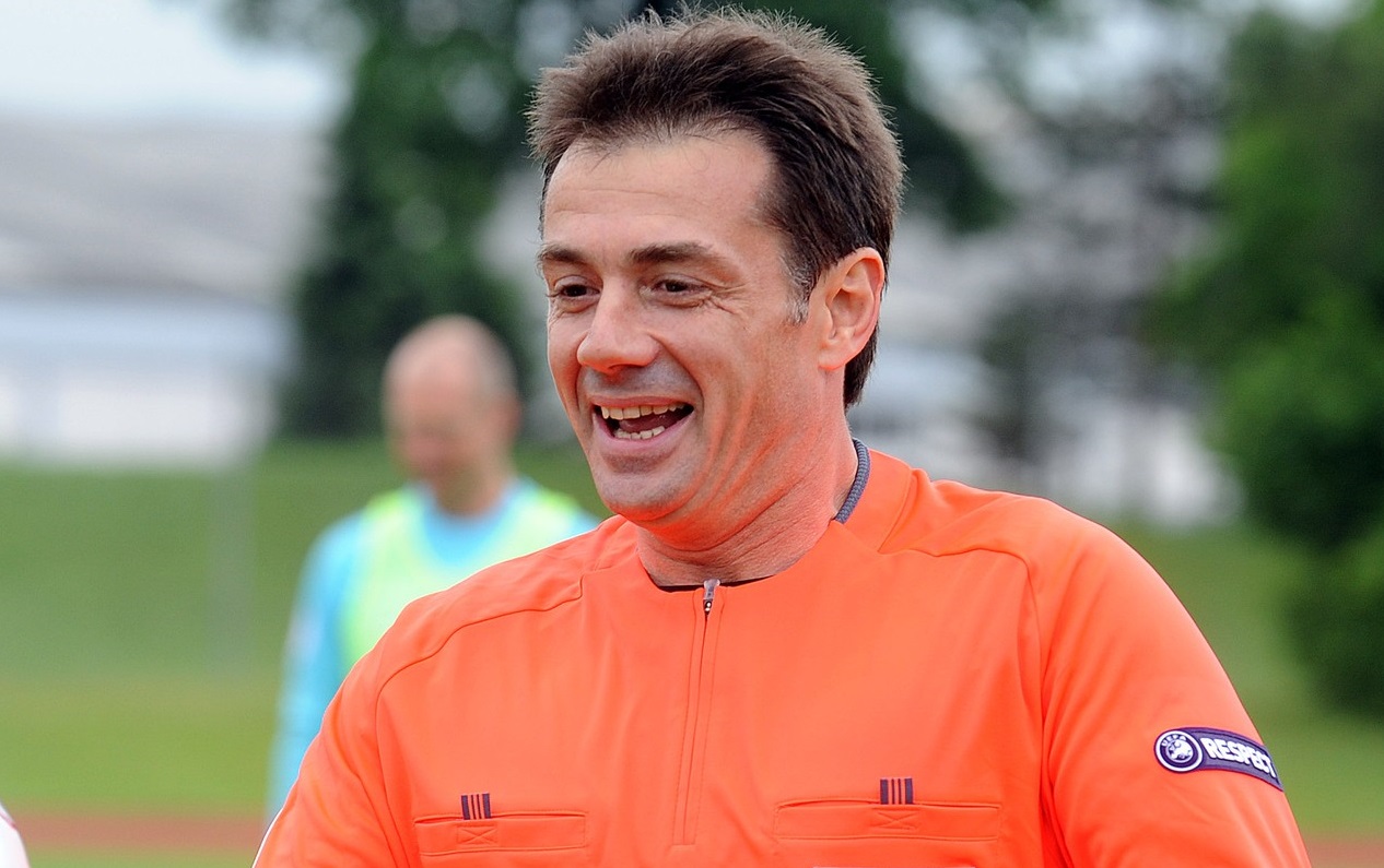 Cum „a calificat” Kyros Vassaras naționala României la Campionatul European! Greșeală uriașă de arbitraj a grecului: „Asistăm la demonstrația de forță a lui Mircea Sandu!” | SPECIAL