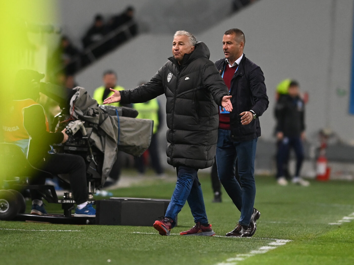 Dan Petrescu se plânge înaintea meciului CFR Cluj – Sepsi OSK! Ce nemulțumiri are antrenorul campioanei României: „Au fugit. Cine să intre? Eu să intru?”