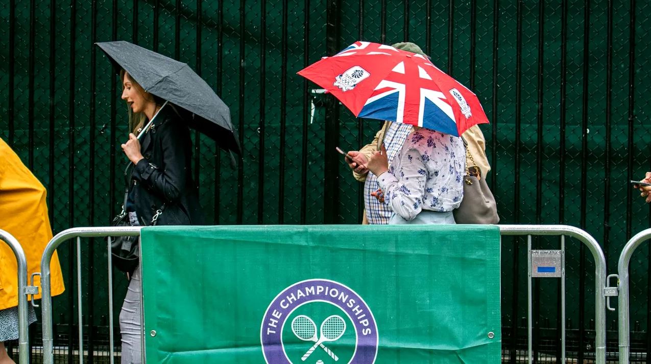 Dmytro Kuleba, ministrul de Externe al Ucrainei, reacție dură după ce sportivii ruși și bieloruși au fost acceptați la Wimbledon: „Au decis să găzduiască doi complici la crimă!”. Guvernul din Marea Britanie, somat să intervină urgent