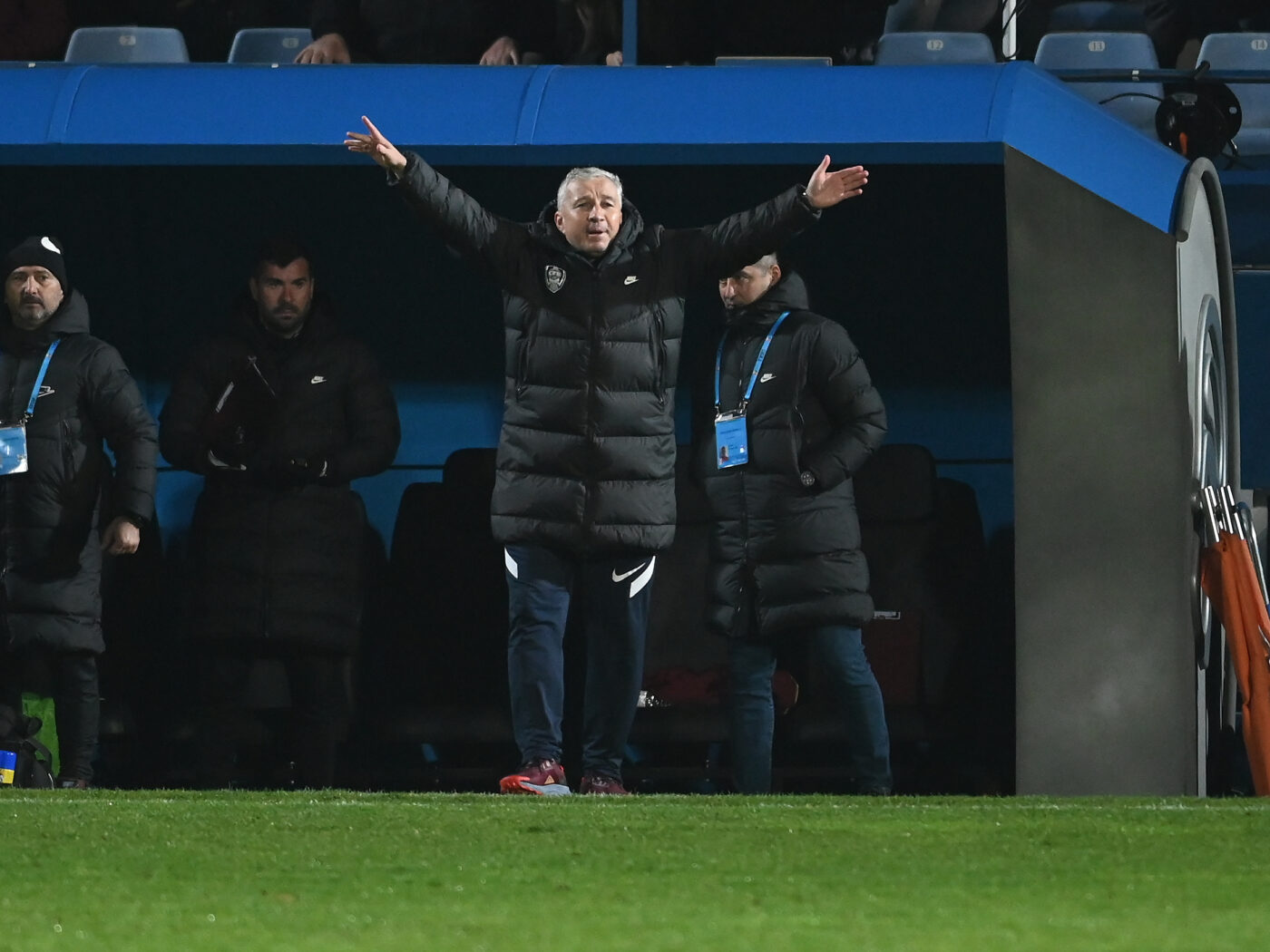 Fază încinsă la CFR Cluj – Sepsi: Dan Petrescu a făcut o criză de nervi la marginea terenului și a răbufnit! Ce l-a nemulțumit pe antrenorul ardelenilor: „N-am văzut așa ceva!”