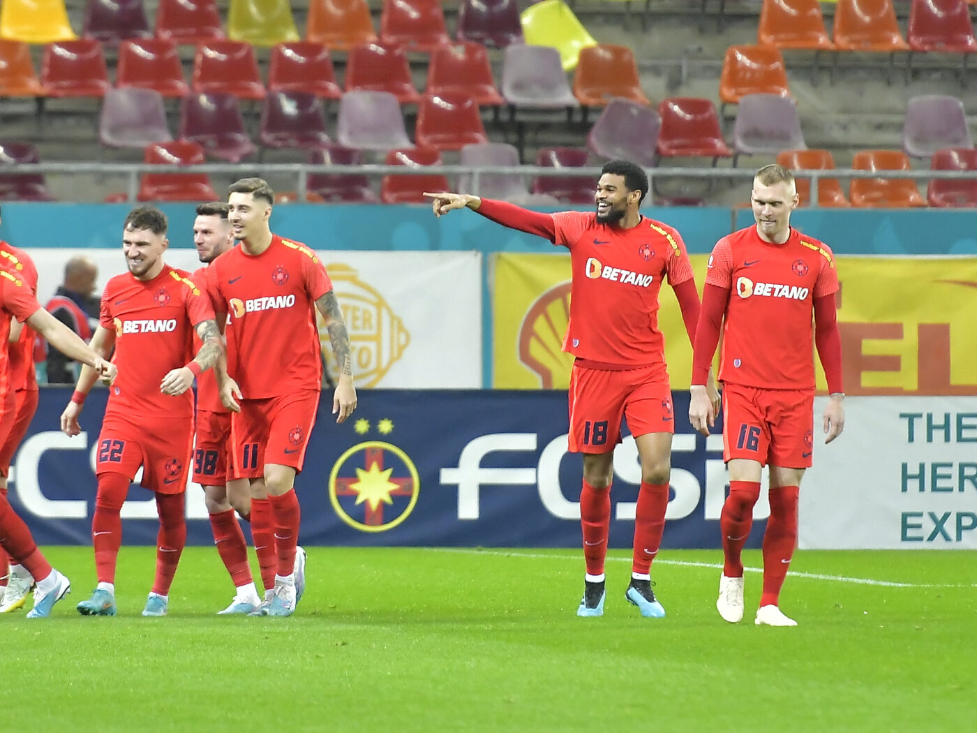 FCSB, fără doi titulari la derby-ul cu Universitatea Craiova? „Au părăsit antrenamentul! Unul are probleme la tendon, altul la aductor!”