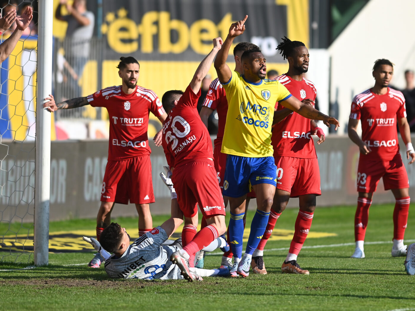 Fotbalistul propus la FCSB, eroare uriașă în Petrolul – FC Botoșani 1-0! E vinovat pentru eșecul moldovenilor pe stadionul „Ilie Oană”
