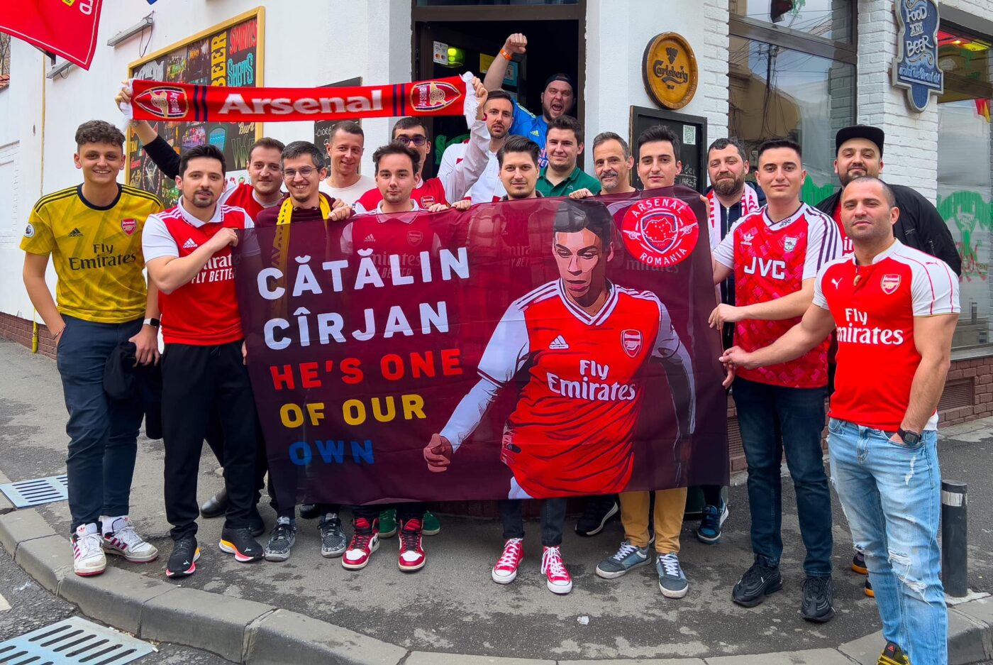Gest impresionant făcut de fanii lui Arsenal pentru Cătălin Cîrjan și mesaj dur pentru FRF, după ce fotbalistul n-a mai ajuns la România U21: „Un sistem corupt condus mizerabil!”