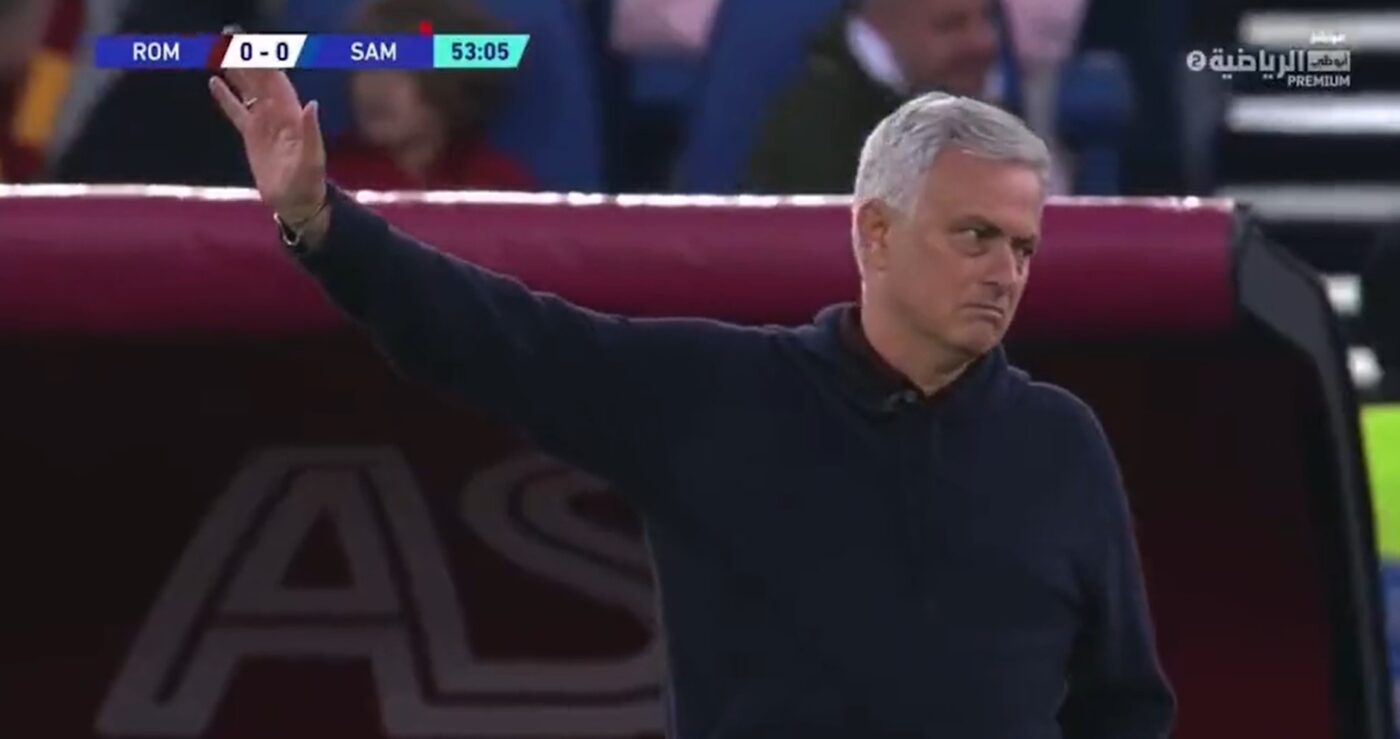 Gest superb făcut de Jose Mourinho în apărarea fostului elev! I-a rugat pe fanii Romei să nu îi mai adreseze injurii xenofobe lui Dejan Stankovic | VIDEO