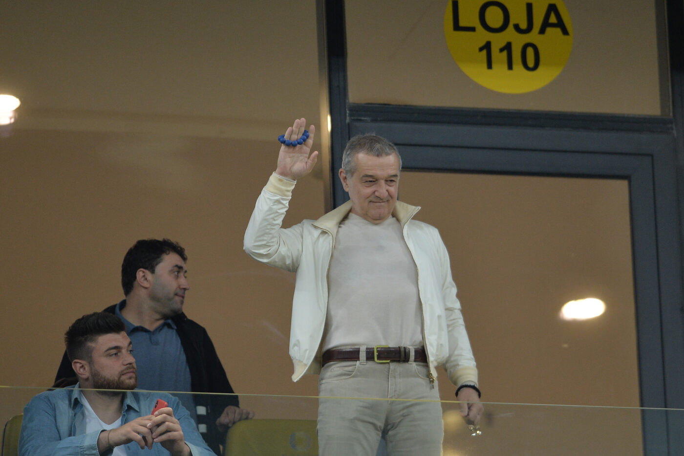 Gigi Becali a făcut imediat transferul de un milion de euro în conturile clubului: „E nebunia pământului!”