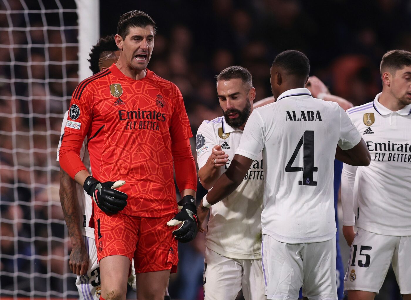 Huiduit pe Stamford Bridge, Thibaut Courtois a răbufnit în returul Chelsea – Real Madrid! Ce gest le-a dedicat londonezilor, după ce le-a refuzat un gol cu o paradă senzațională | VIDEO