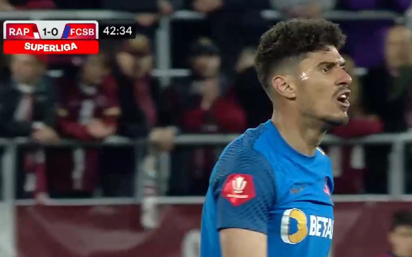 Înjurătură grobiană a lui Florinel Coman pentru arbitrul Horațiu Feșnic! Camerele de luat vederi au surprins momentul în care vedeta FCSB credea că nu îl vede și nu îl aude nimeni: de ce și-a ieșit din minți „Mbappe”! | VIDEO