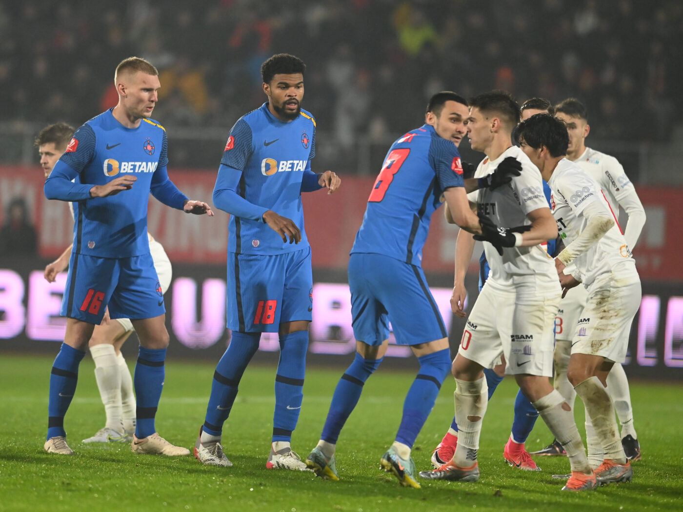 Hermannstadt – FCSB 1-0, Live Video Online, într-un meci restant din etapa a 5-a Superligii | Cât ghinion pentru vicecampioana României! Andrea Compagno, gol anulat, iar sibienii au deschis scorul