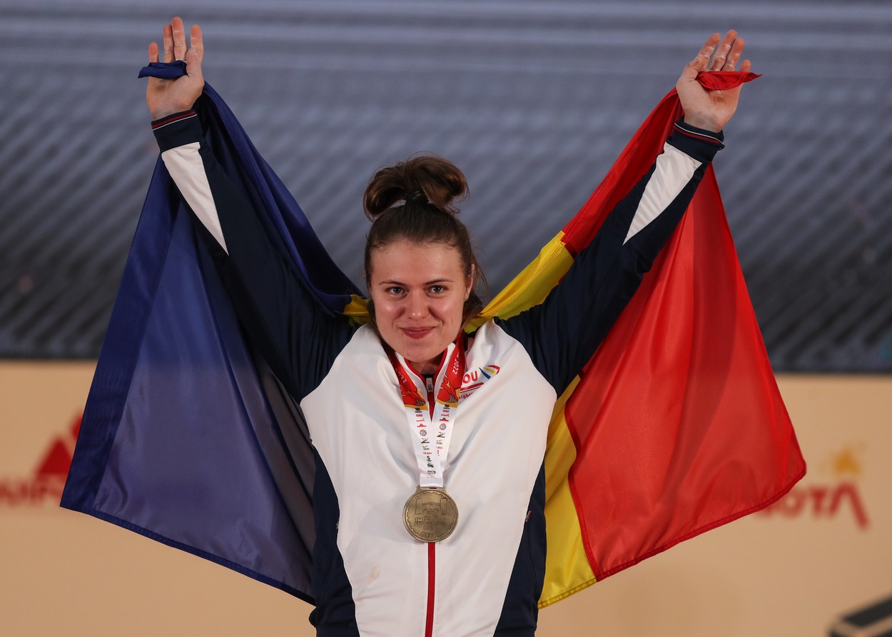 Loredana Toma, trei medalii de aur la Campionatul European de haltere! Românca n-a avut rivală la categoria olimpică de 71 kg