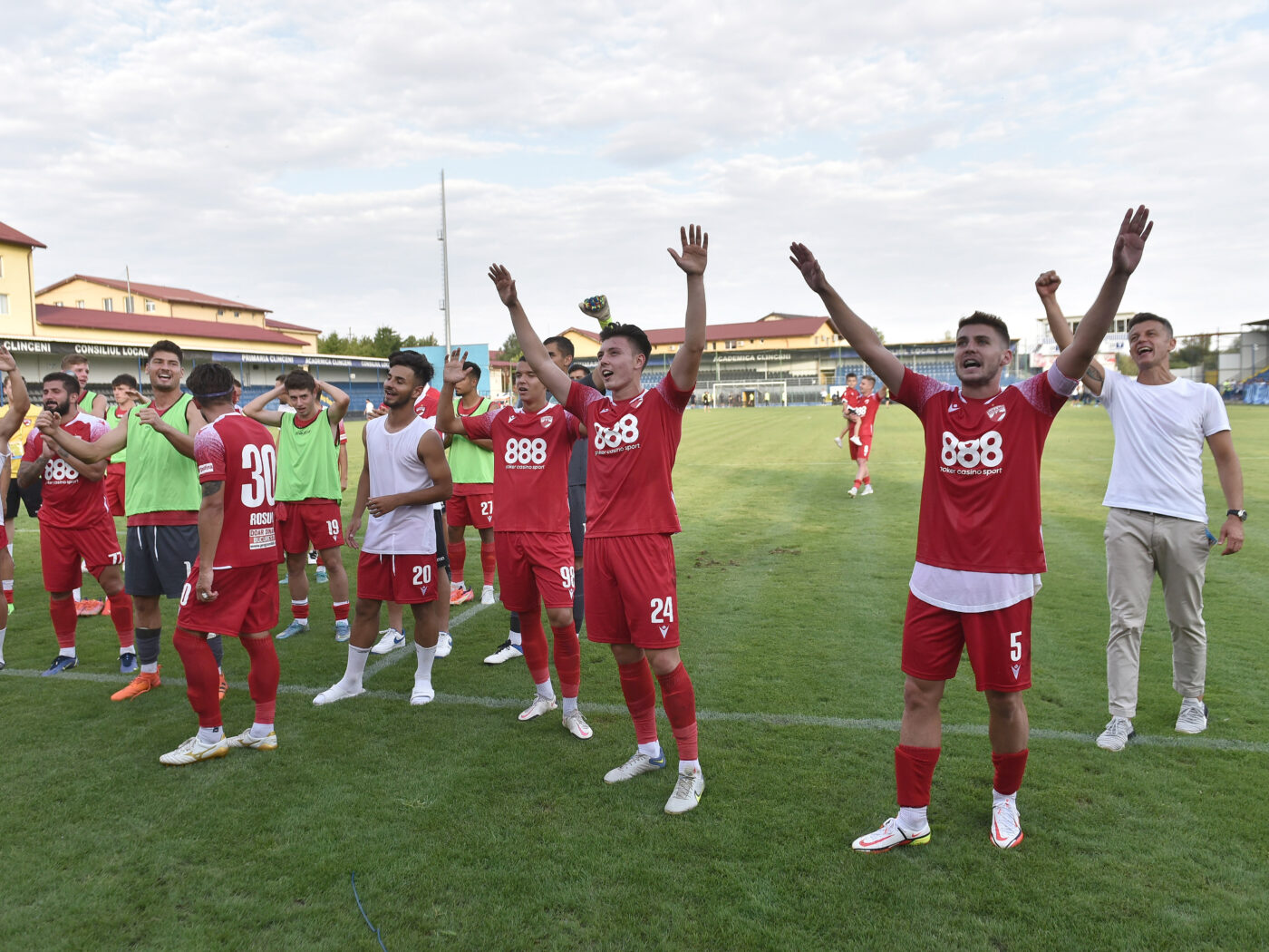 Dinamo a bătut palma cu doi jucători pentru sezonul viitor! Vlad Iacob a confirmat: „Ne-am înțeles!”