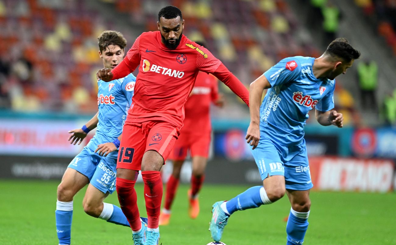 Motivul extrasportiv pentru care fotbalistul dorit de FCSB și Universitatea Craiova refuză cele două cluburi: „Am o treabă importantă”