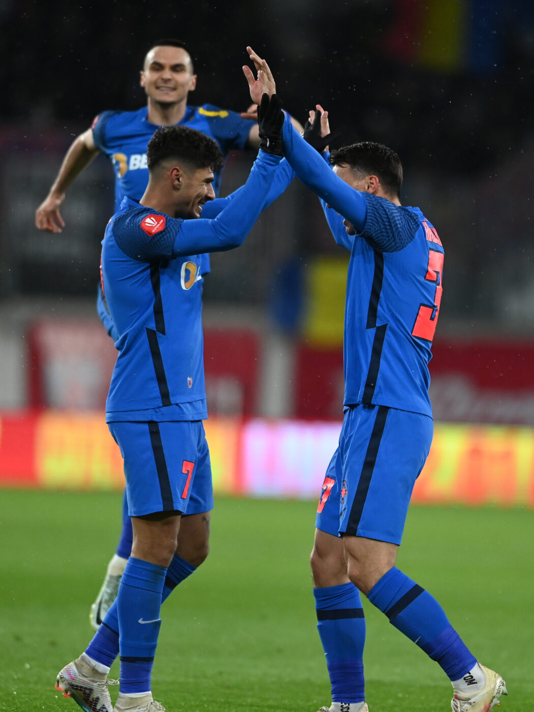Liderul de la FCSB îl așteaptă pe Gigi Becali în vestiarul echipei pentru a forța câștigarea campionatului: „Sunt bine venite sfaturile lui”