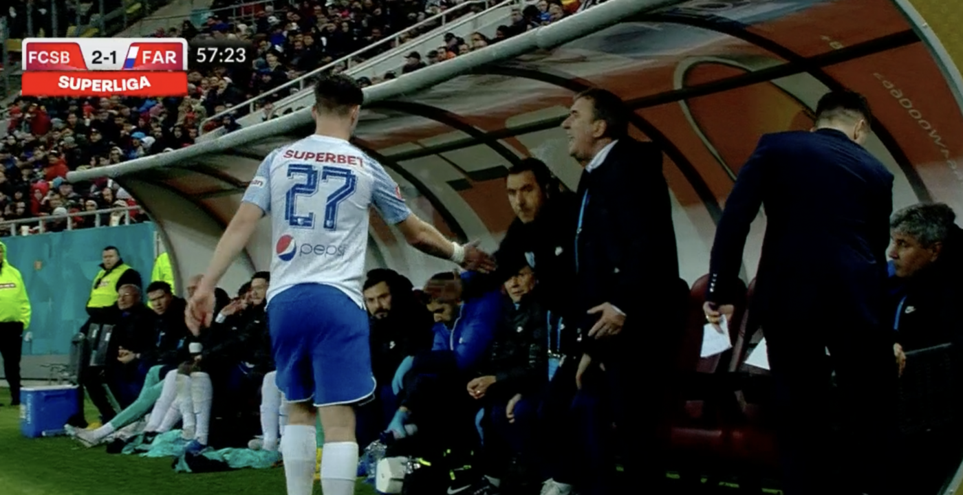Gică Hagi l-a schimbat pe Andrei Borza și a început să țipe la el în drum spre banca de rezerve! Tânărul fotbalist al Farului a fost marcat vizibil de cuvintele „Regelui” și aproape că a început să plângă în timpul meciului cu FCSB!