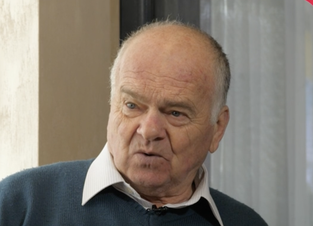 „A fost un criminal! M-a înjurat de mamă, am vrut să-l sugrum!”. Un antrenor legendar din fotbalul românesc este desființat de fostul lui fotbalist!
