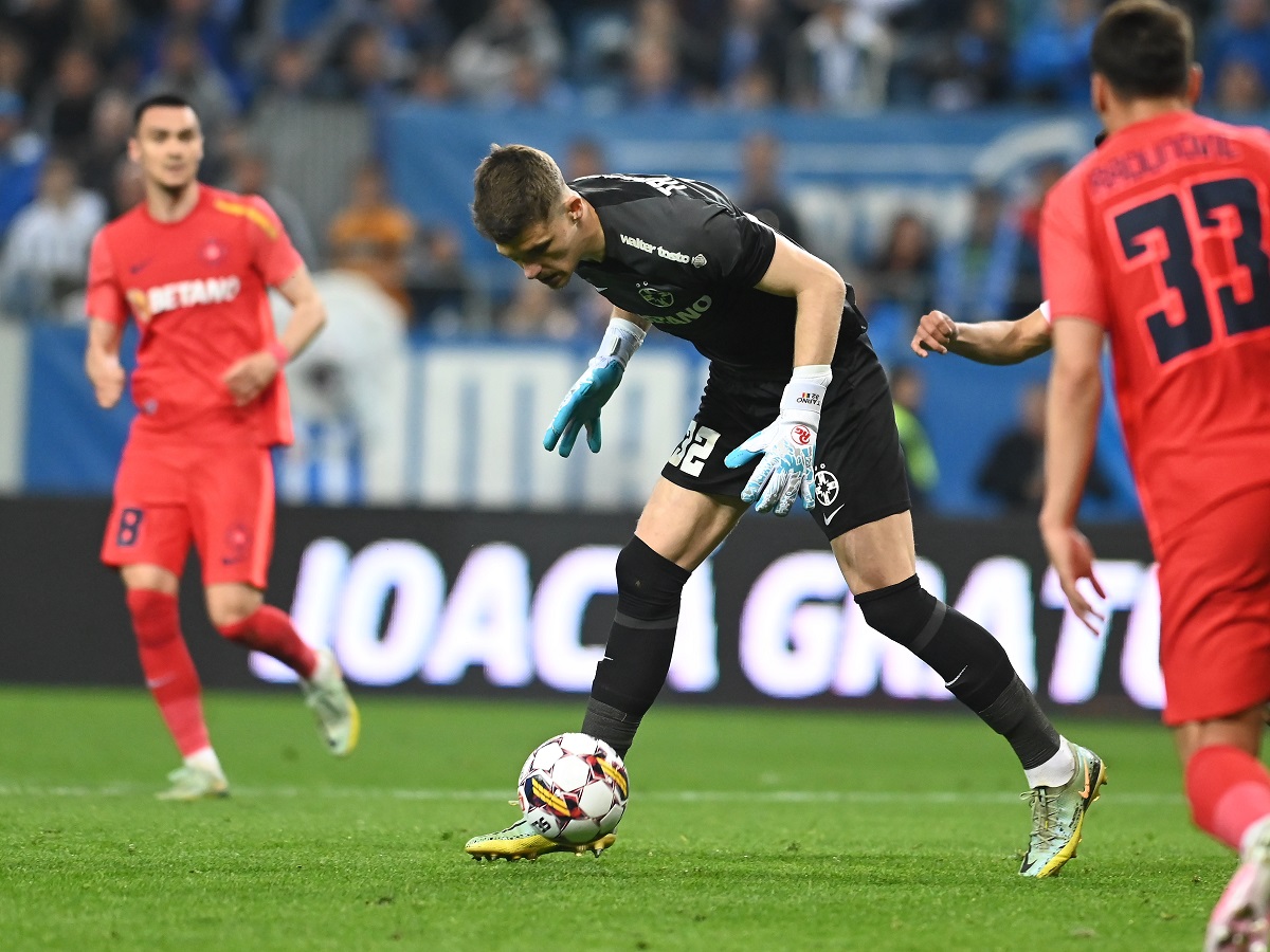 Ștefan Târnovanu, înger păzitor pentru roș-albaștri în Universitatea Craiova – FCSB! Paradă fabuloasă în fața lui Andrei Ivan | VIDEO